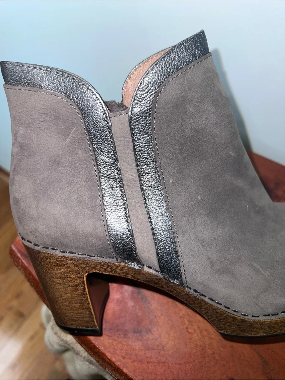 Dansko Dora Gray Leather Suede Ankle Boots Booties Size 38 Metallic Trim